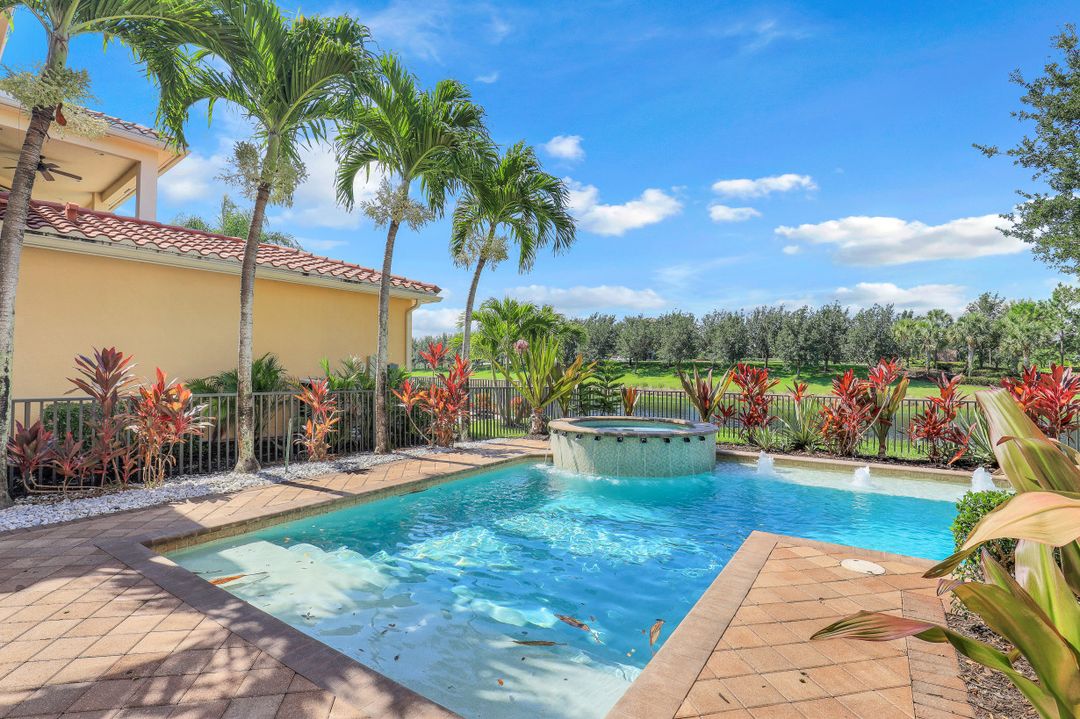 3642 Santaren Ct, Naples, FL 34119