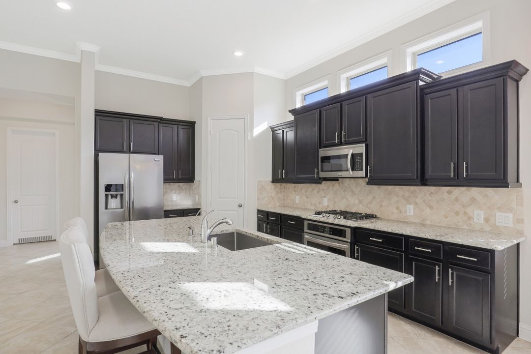 409 Westwood Dr, League City, TX 77573