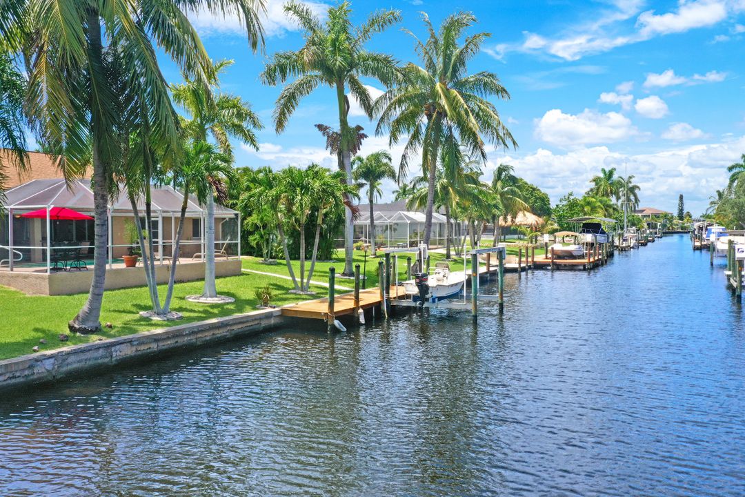 5241 Stratford Ct, Cape Coral, FL 33904