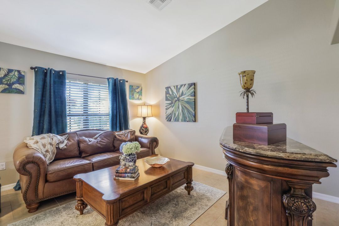 5011 SW 22nd Pl, Cape Coral, FL 33914