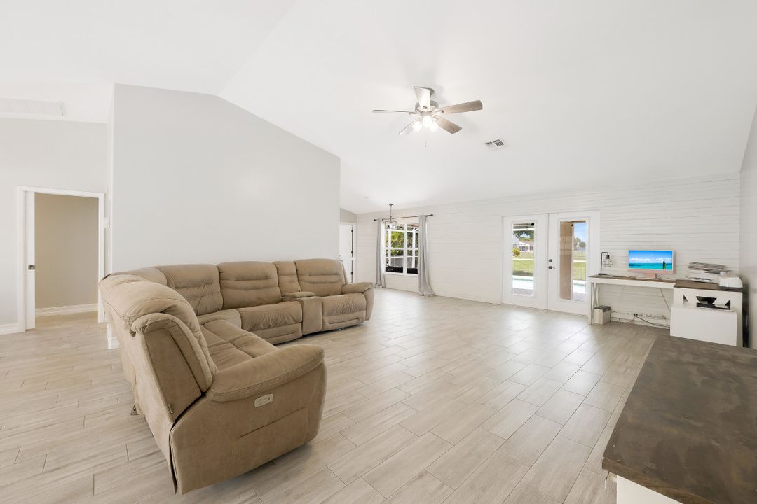 1812 NE 13th Ave, Cape Coral, FL 33909