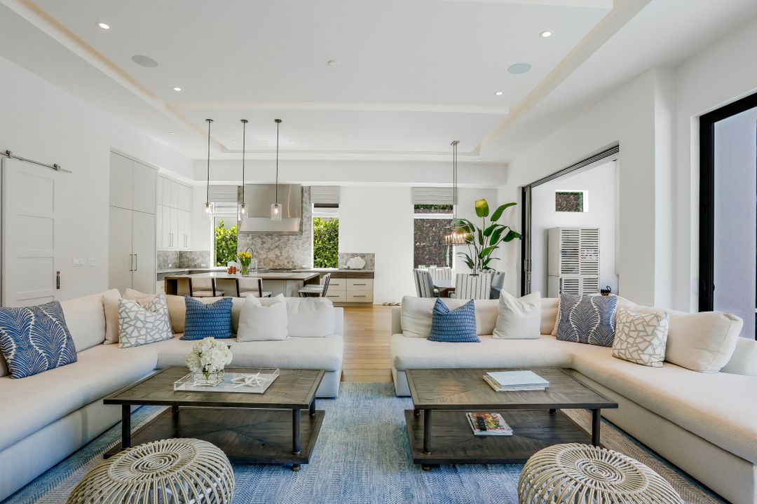 500 First Ave N, Naples, FL 34102
