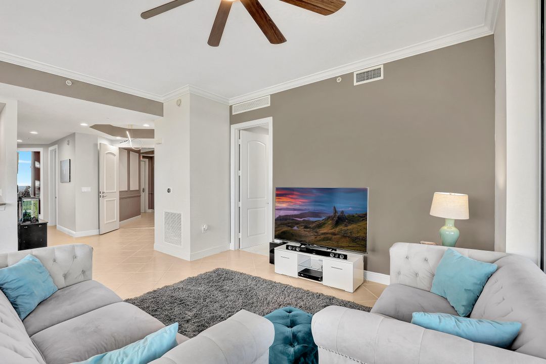 2090 W First St, Fort Myers, FL 33901