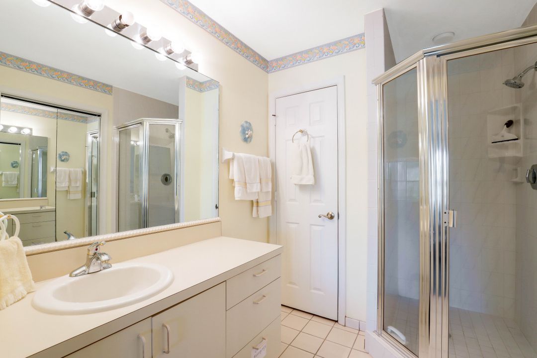 2420 Hidden Lake Dr #1006, Naples, FL 34112