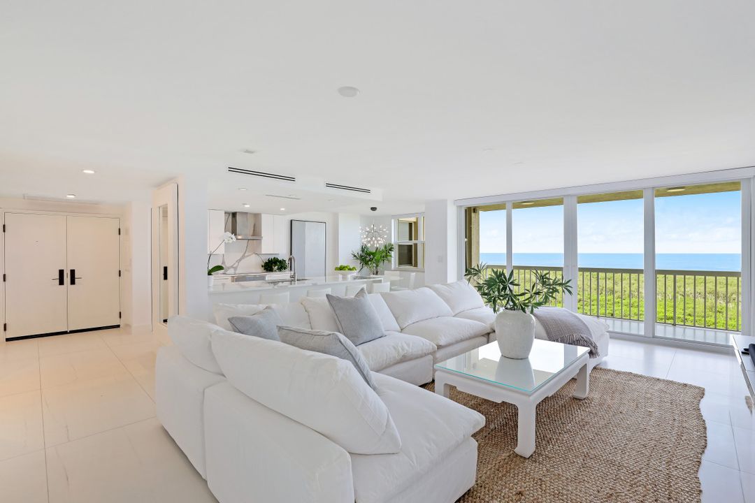 6585 Nicholas Blvd #1505, Naples, FL 34108