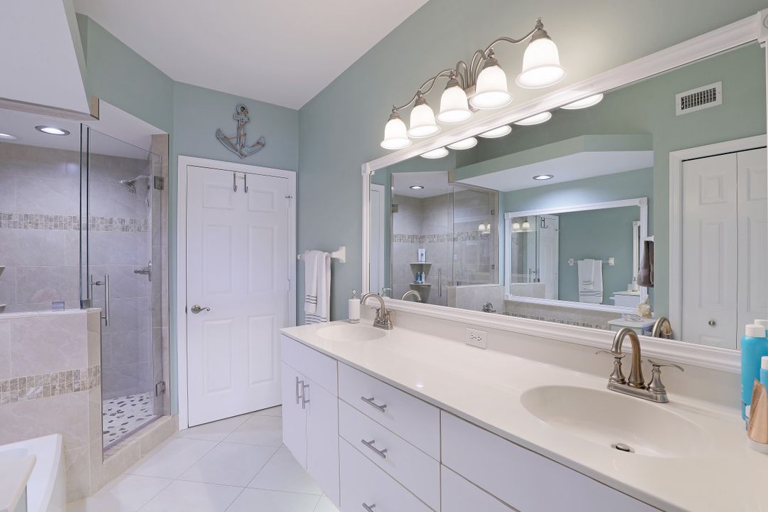 1615 Windy Pines Dr #5, Naples, FL 34112