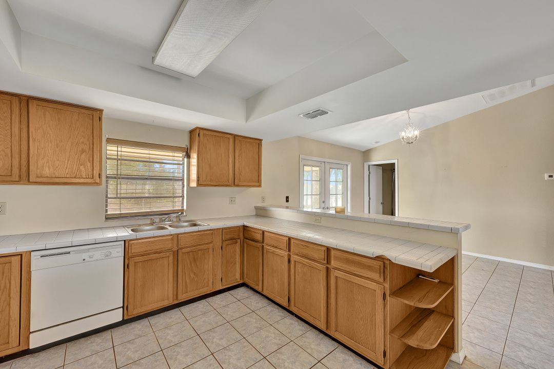 2222 NW 2nd St, Cape Coral, FL 33993