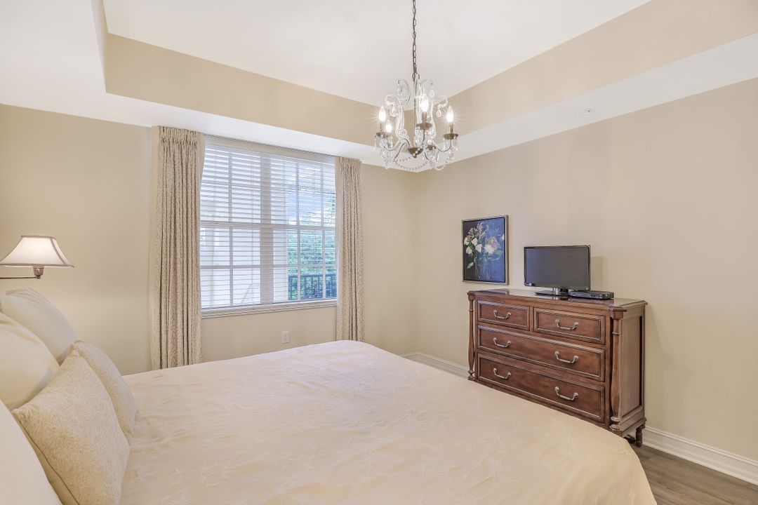 1886 Tarpon Bay Dr S #304, Naples, FL 34119