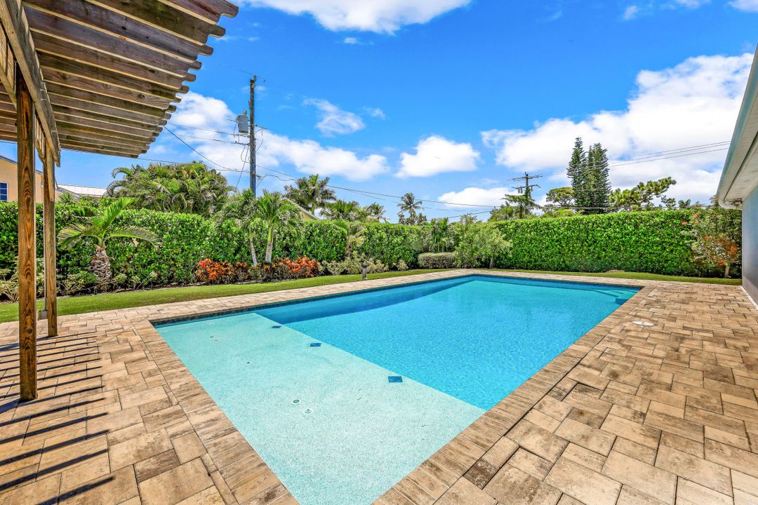 800 100th Ave N, Naples, FL 34108