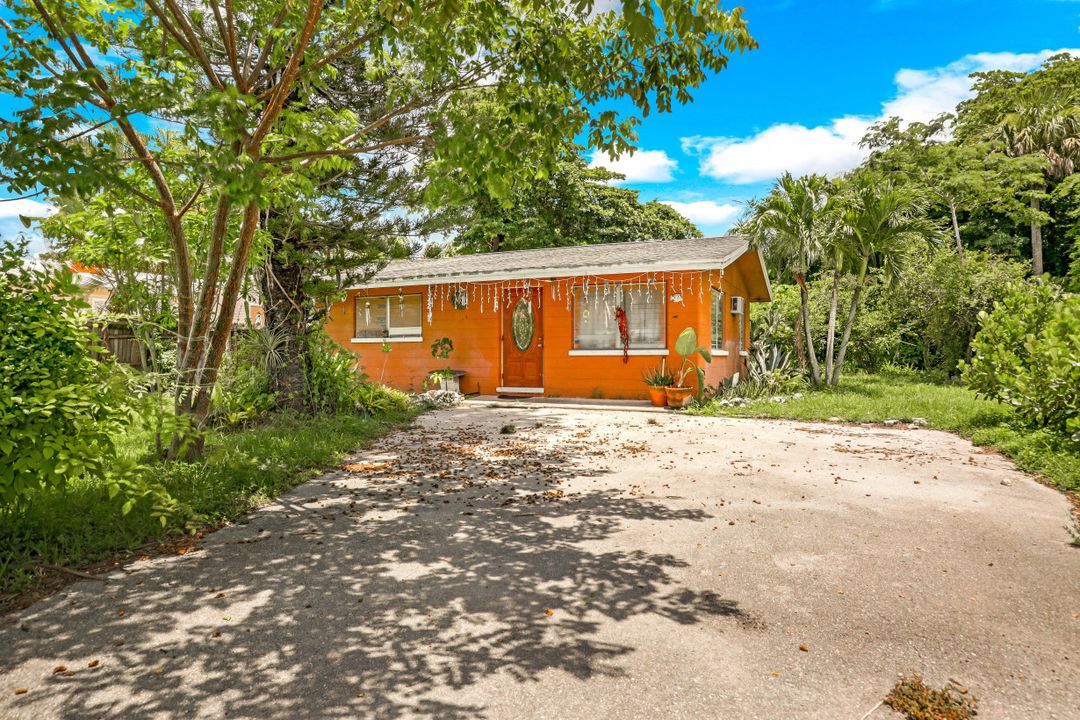 27767 New York St, Bonita Springs, FL 34135