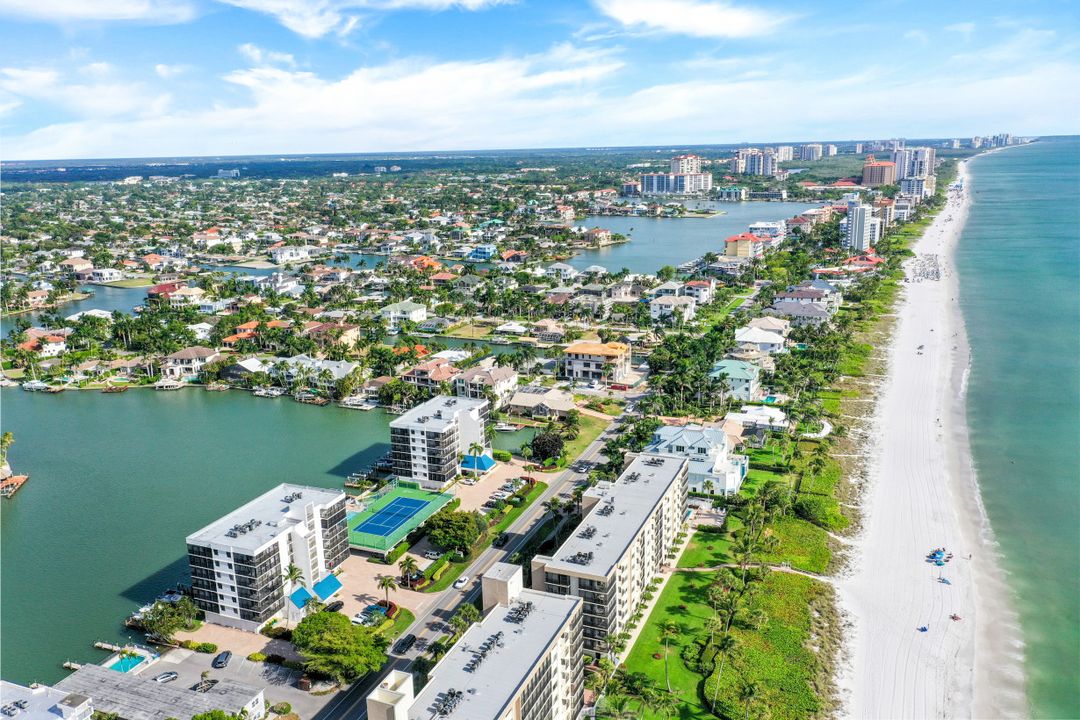 10482 Gulf Shore Dr #231, Naples, FL 34108