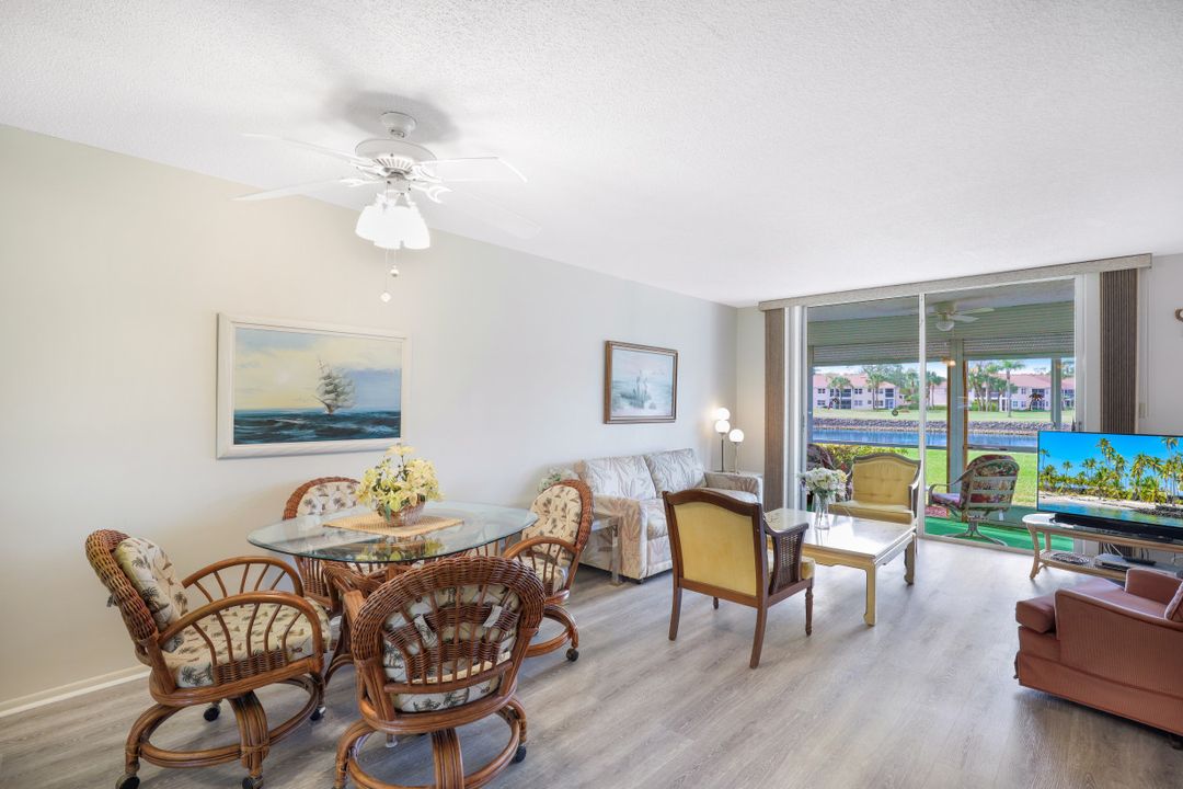 300 Forest Lakes Blvd #102, Naples, FL 34105