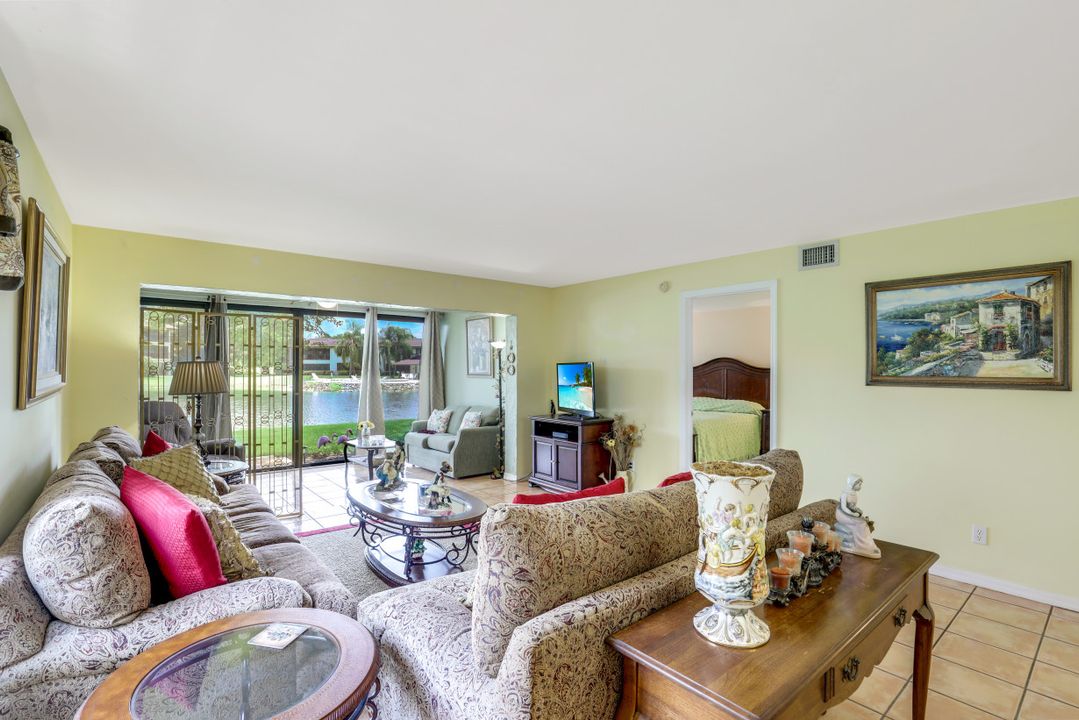 400 Misty Pines Cir #101, Naples, FL 34105