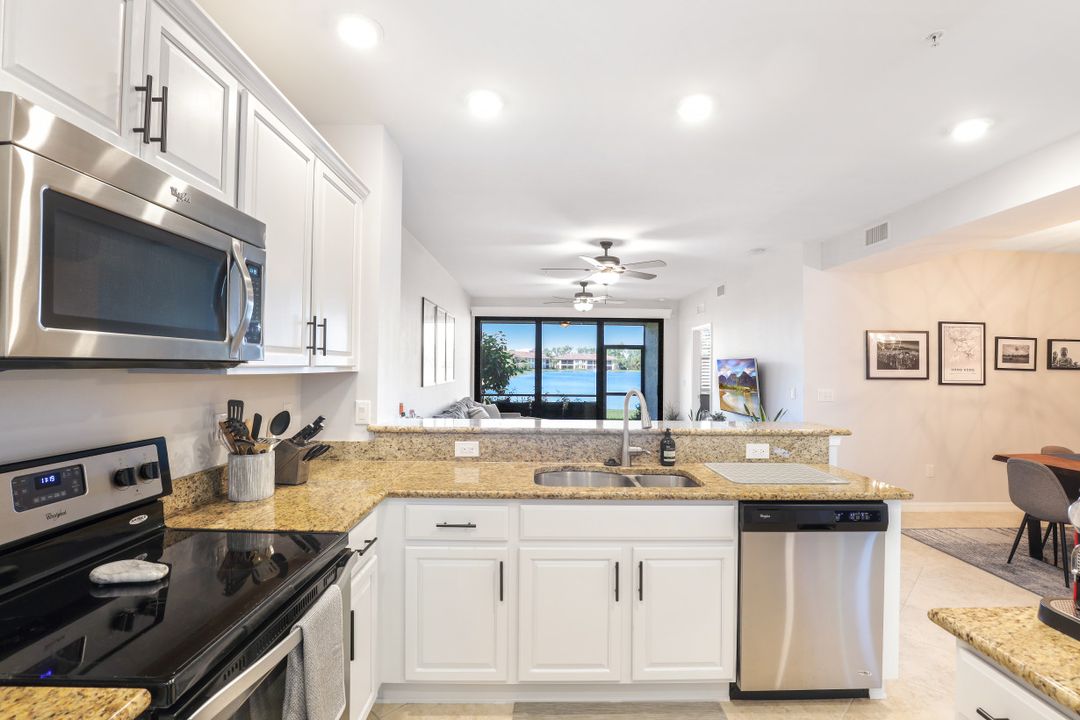 15126 Palmer Lake Cir #103, Naples, FL 34109