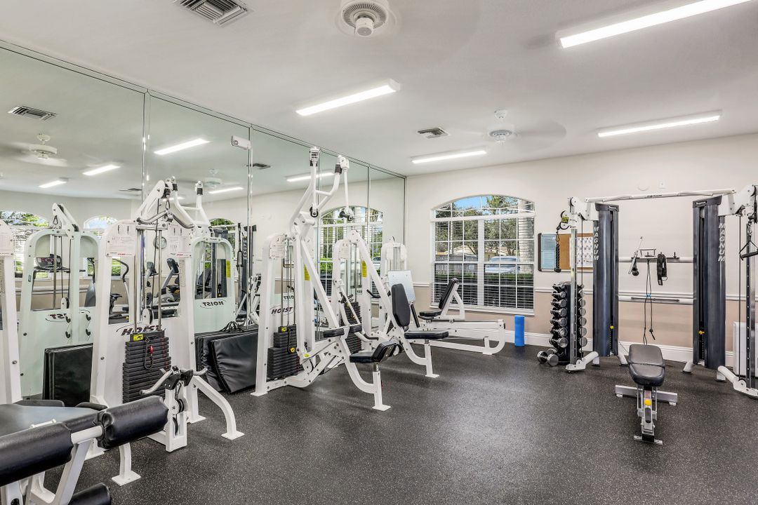 8388 Ibis Cove Cir, Naples, FL 34119