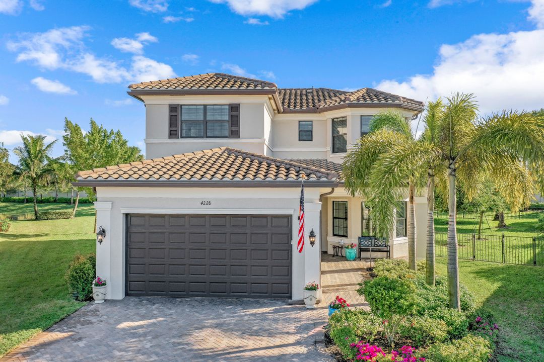 4228 Amelia Wy, Naples, FL 34119