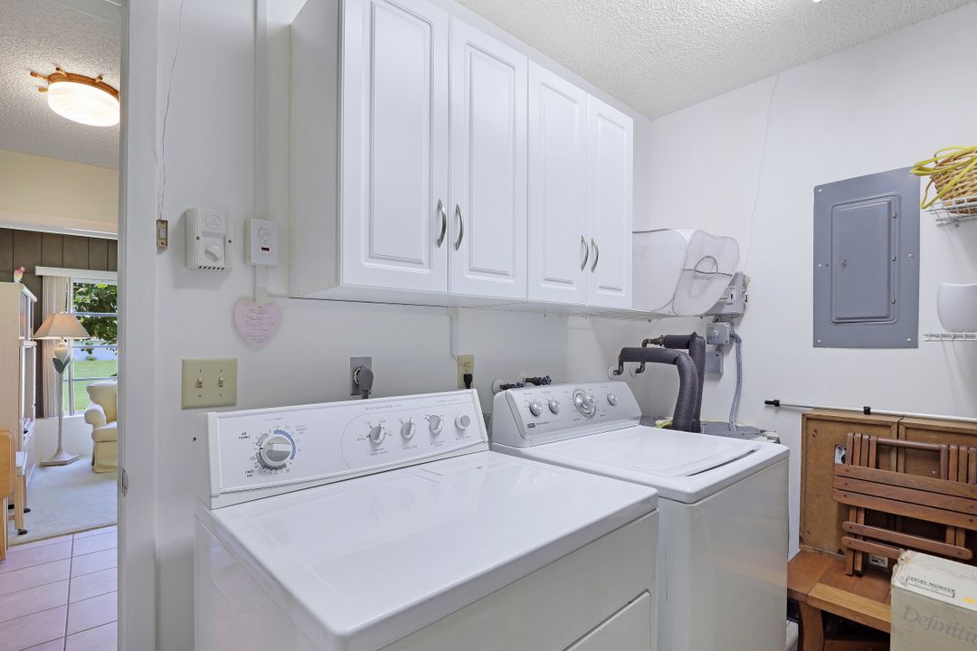 1017 Forest Lakes Dr, Naples, FL 34105