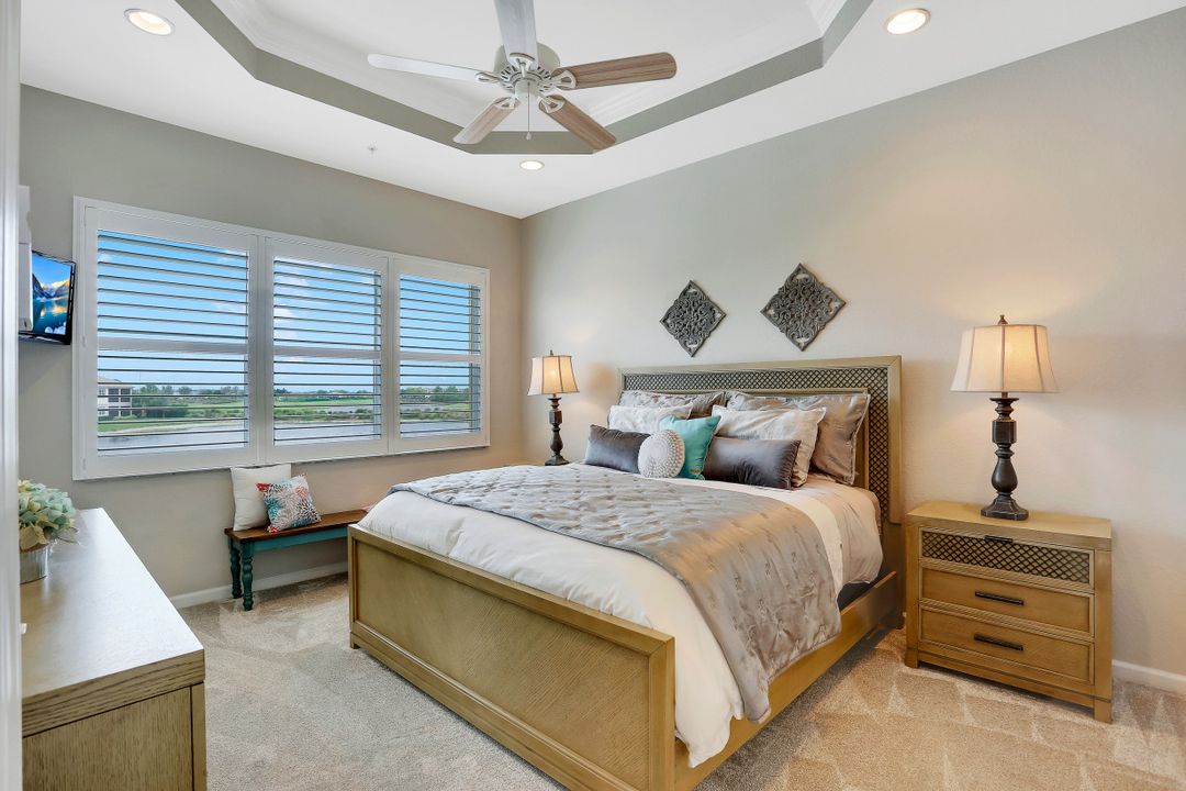 8763 Coastline Ct #201, Naples, FL 34120