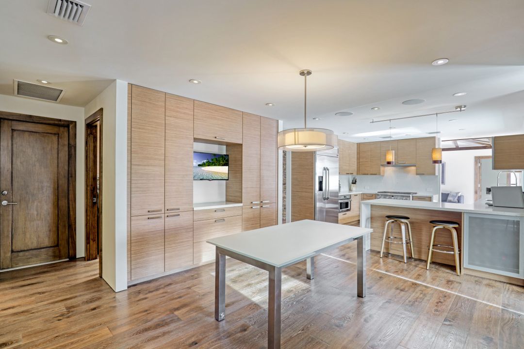 615 Carica Rd, Naples, FL 34108