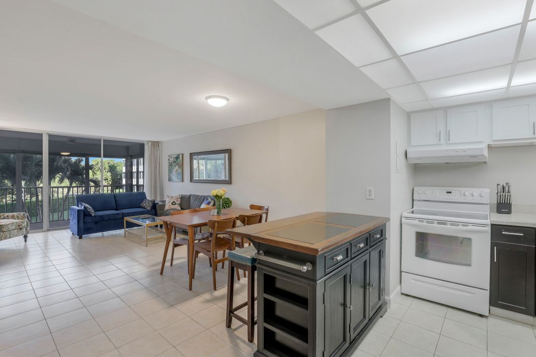 3 Bluebill Ave #206, Naples, FL 34108