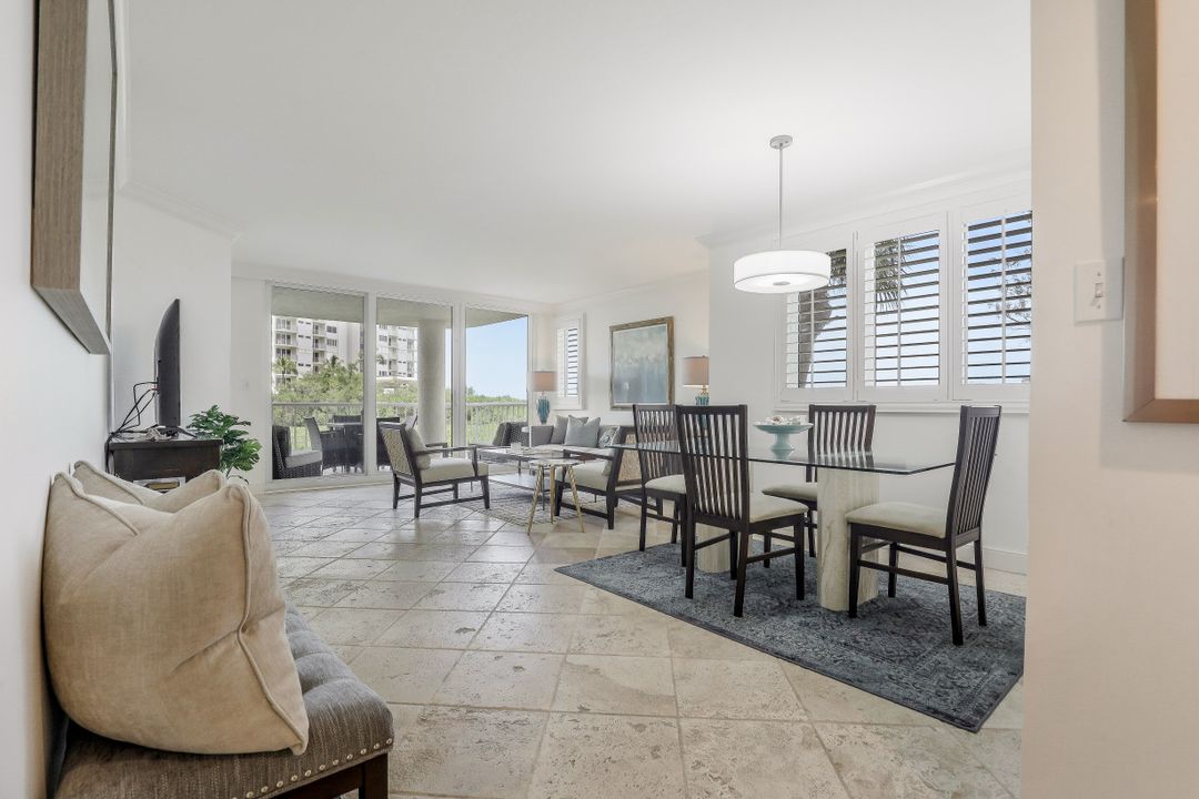 50 Seagate Dr #104, Naples, FL 34103