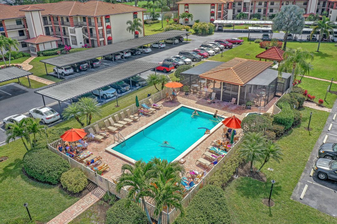 158 St James Way, Naples, FL 34104