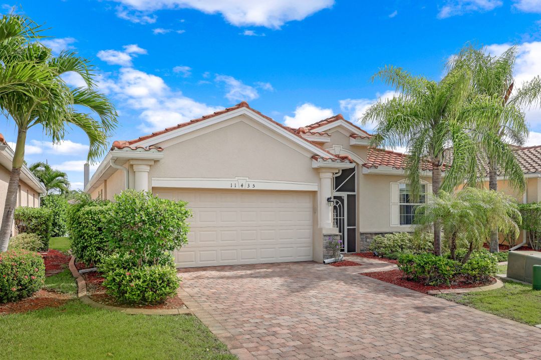 11435 Icarus Cir, Lehigh Acres, FL 33971