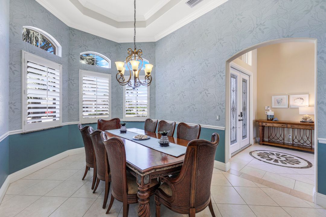 707 Plantation Ct, Marco Island, FL 34145