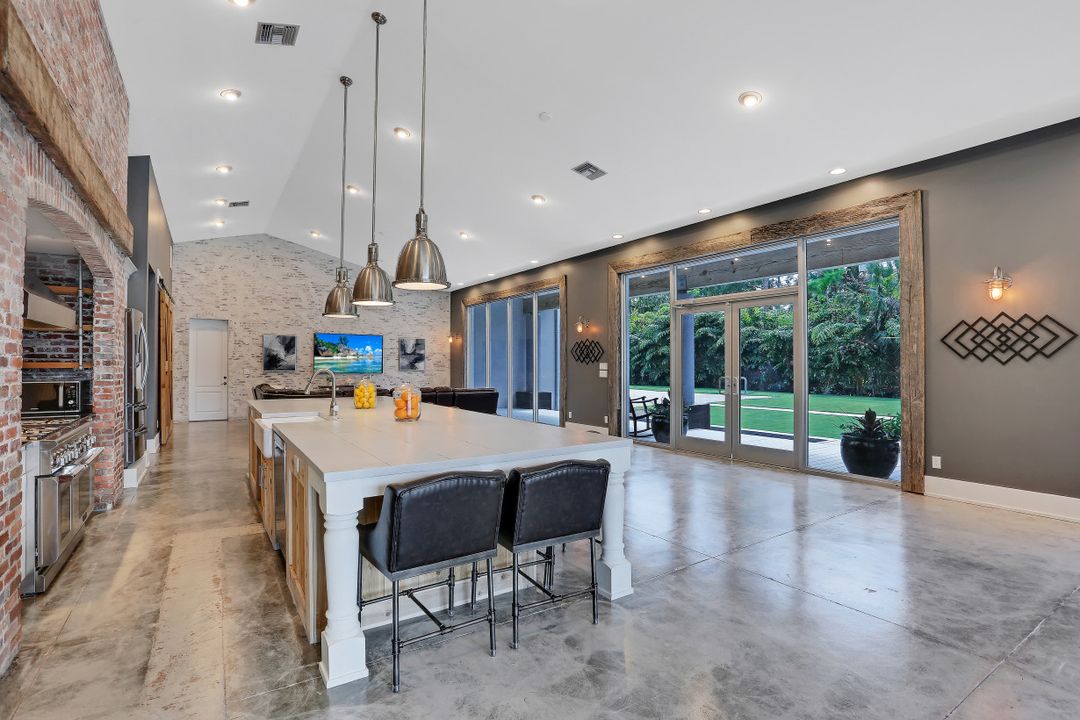 4441 5th Ave NW, Naples, FL 34119