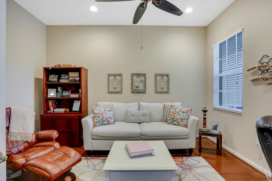 8763 Coastline Ct #201, Naples, FL 34120