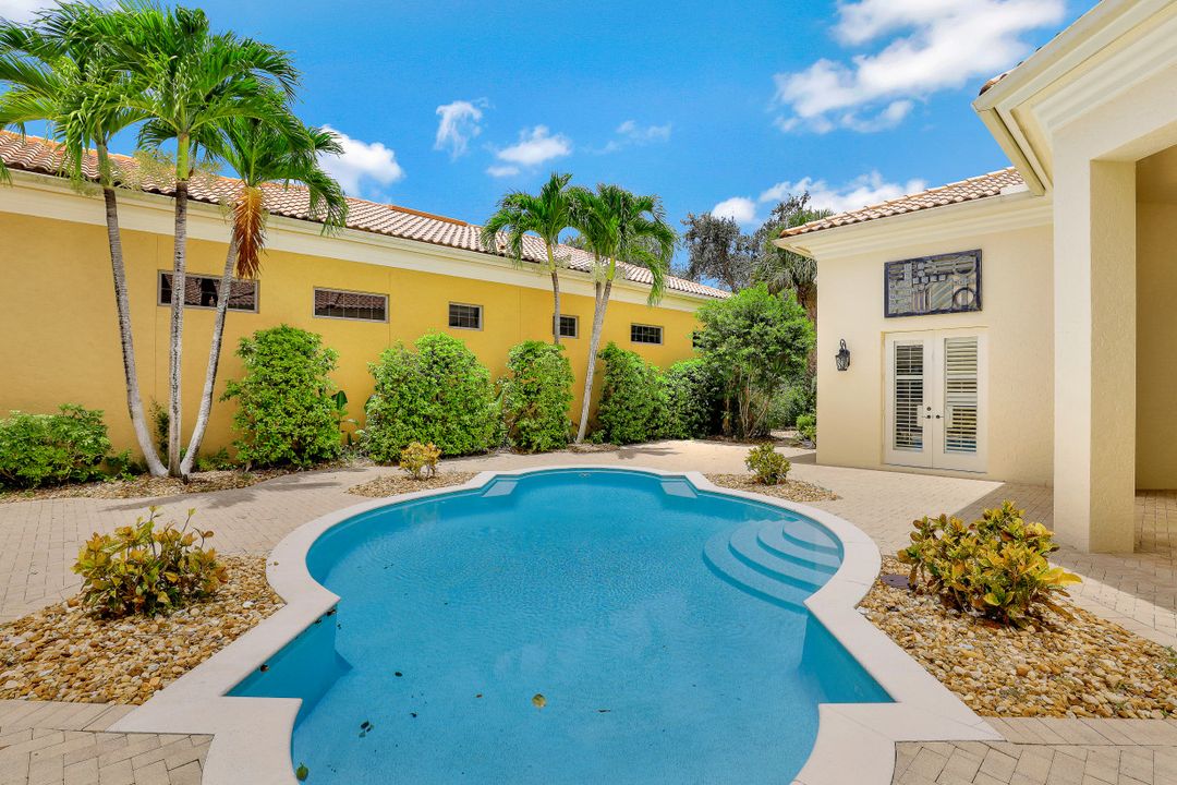 9155 Torrefino Ct, Naples, FL 34109