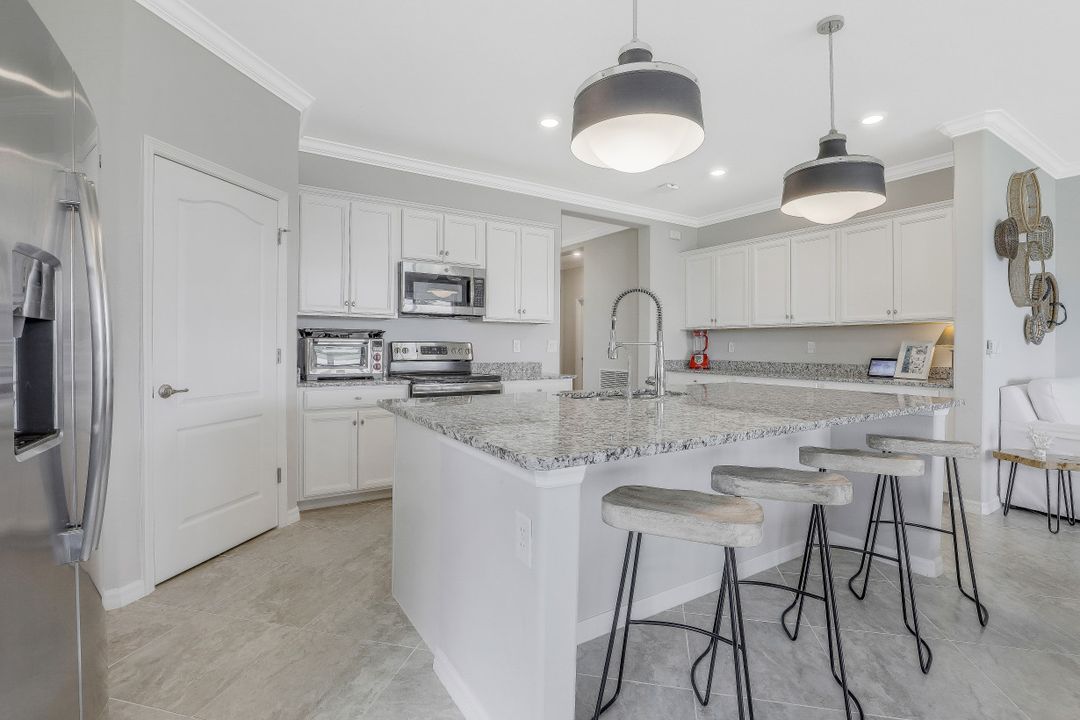 19877 Beechcrest Pl, Estero, FL 33928