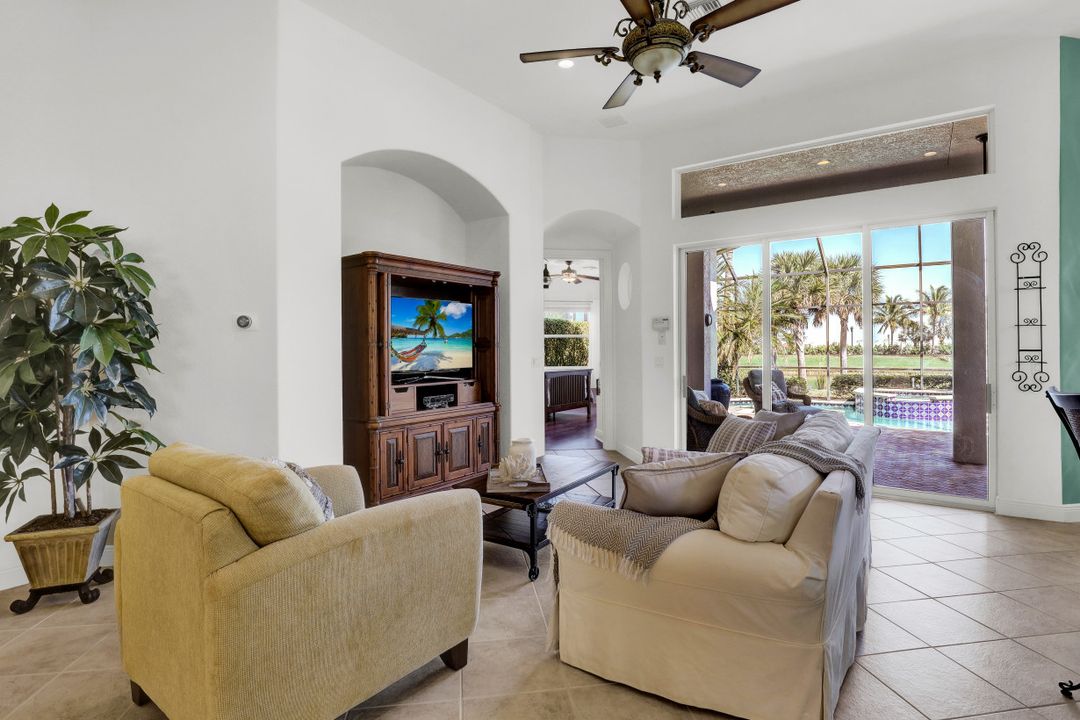 8972 Cherry Oaks Tr, Naples, FL 34114