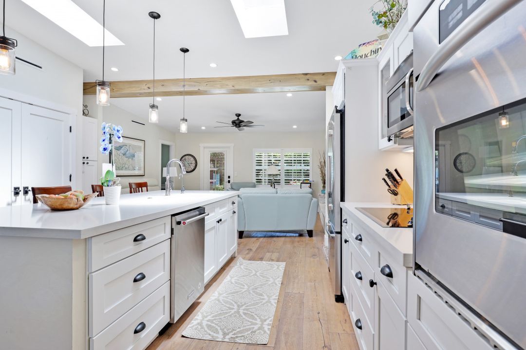 1204 Diana Ave, Naples, FL 34103