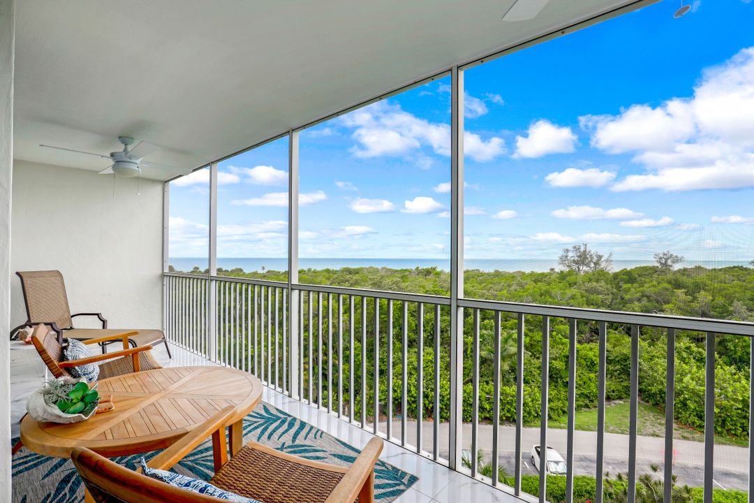 5 Bluebill Ave #606, Naples, FL 34108