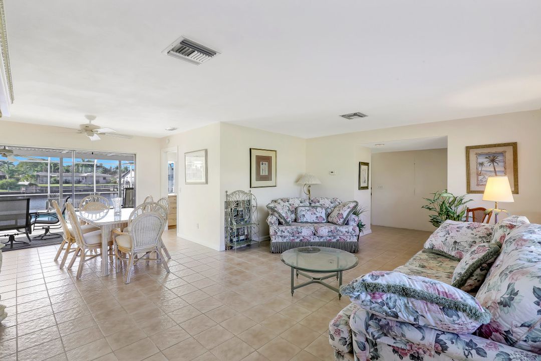 5386 Del Monte Ct, Cape Coral, FL 33904