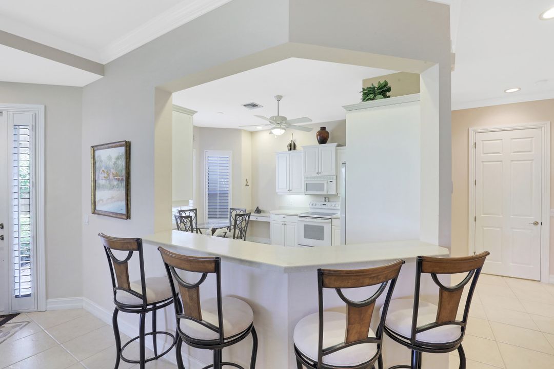 5005 Maxwell Cir #102, Naples, FL 34105