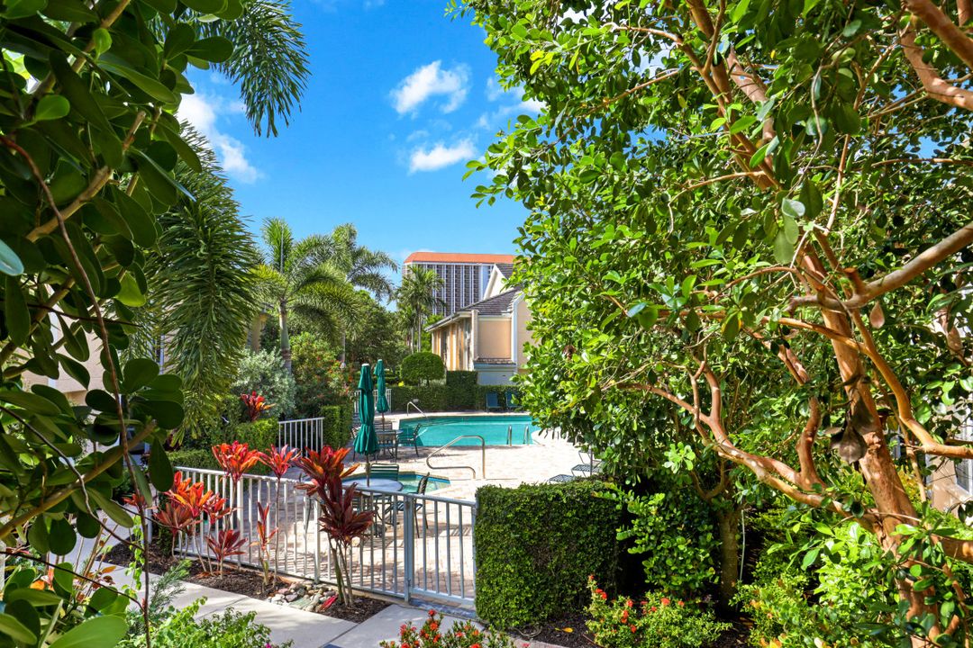 5635 Turtle Bay Dr #12, Naples, FL 34108