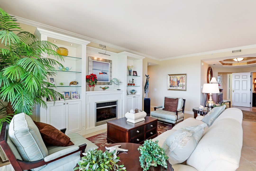 445 Cove Tower Dr #1402, Naples, FL 34110