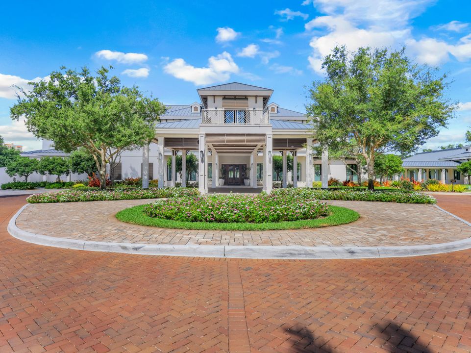 5850 Pelican Bay Blvd, Naples, FL 34108