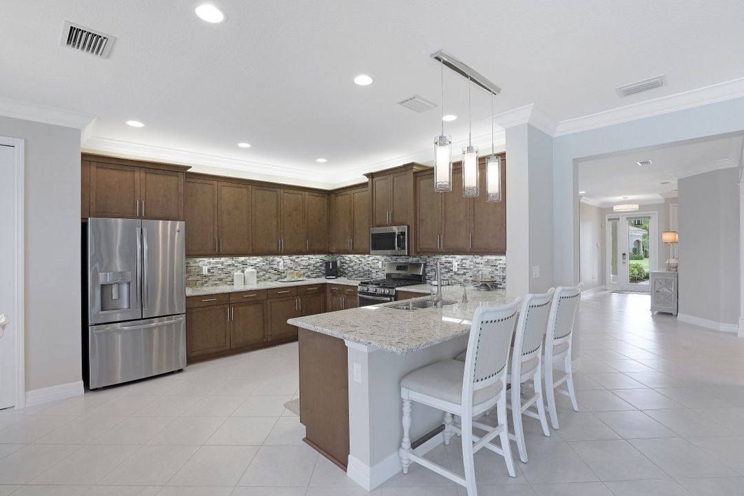 4173 Amelia Way, Naples, FL 34119