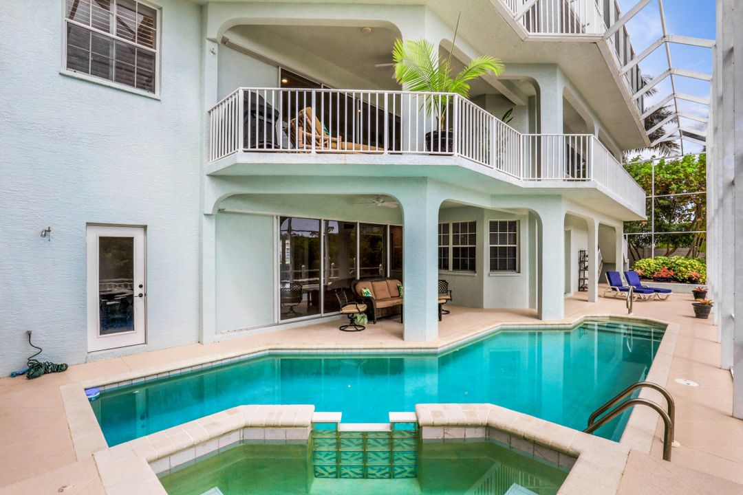 450 Spinnaker Dr, Marco Island, FL 34145