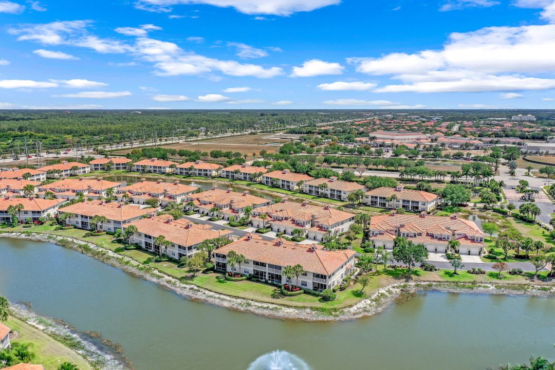 3062 Driftwood Way #4302, Naples, FL 34109