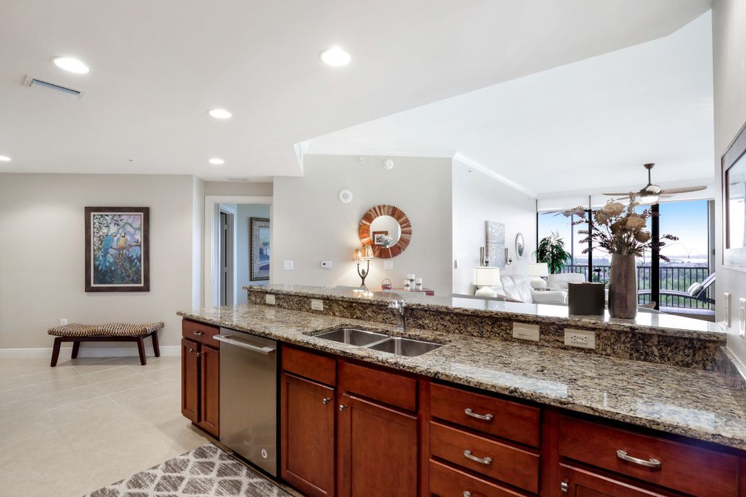 5781 Cape Harbour Dr #809, Cape Coral, FL 33914