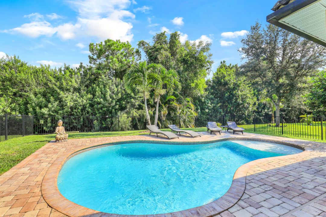 2736 Blue Cypress Lake Ct, Cape Coral, FL 33909