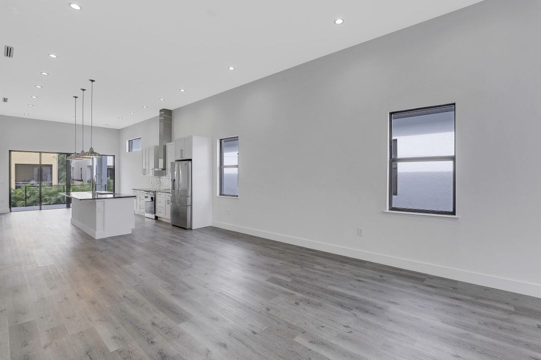 3013 Lunar St, Naples, FL 34112