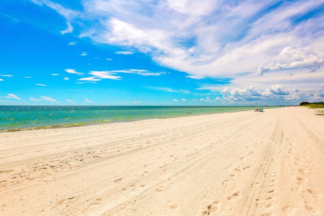 10573 Gulf Shore Dr #304, Naples, FL 34108