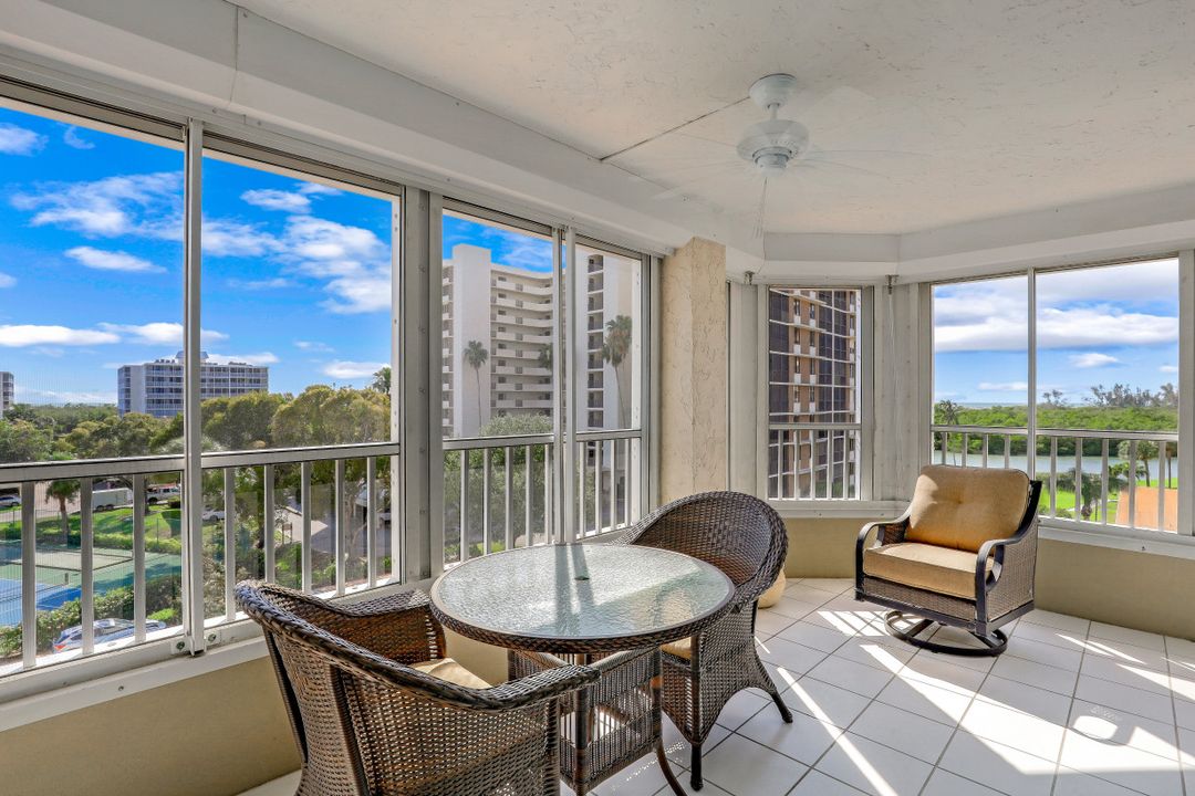 21 Bluebill Ave #404, Naples, FL 34108