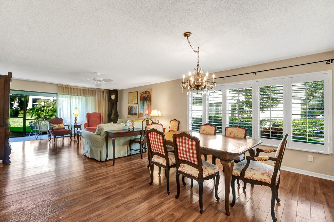 1617 Spoonbill Ln, Naples, FL 34105