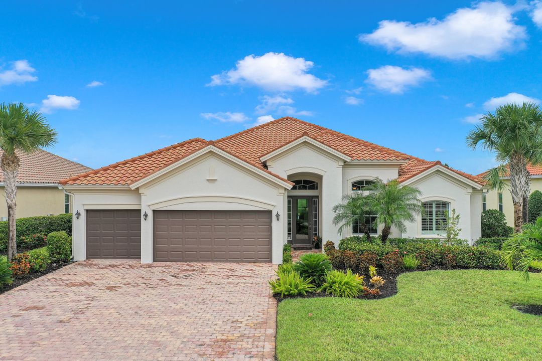 9017 Quarry Dr, Naples, FL 34120